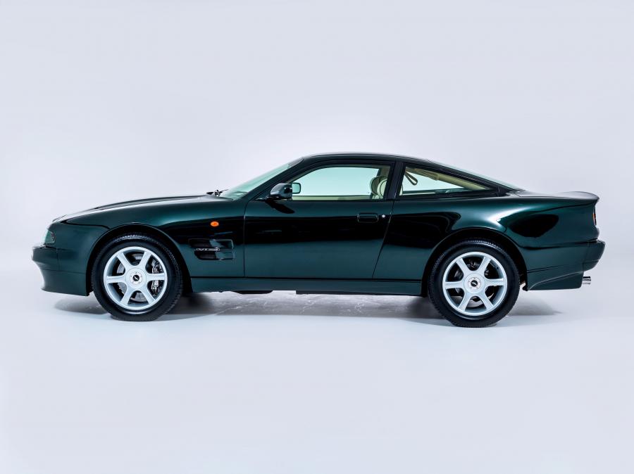  Aston Martin V8 Coupe 1996 года  (фото 7 из 17)
